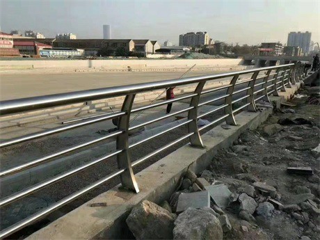 桦甸公路用护栏实力优品
