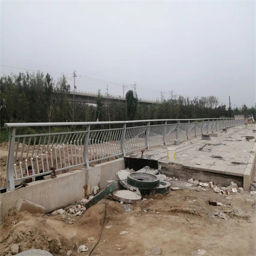 质量好的桥梁防撞护栏施工方案厂家批发厂家直销省心省钱
