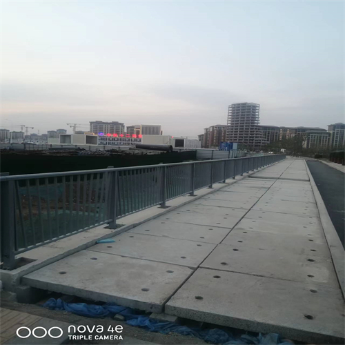 不锈钢复合管护栏咨询山东宏达友源护栏有限公司源头厂家价格优惠同城货源