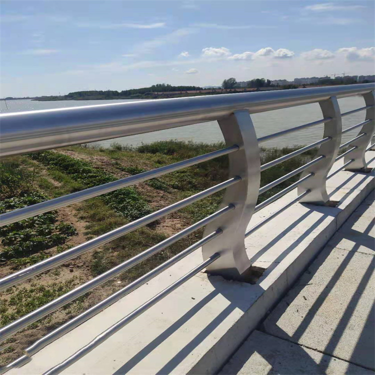 河道防撞桥梁护栏安装方便产地工厂