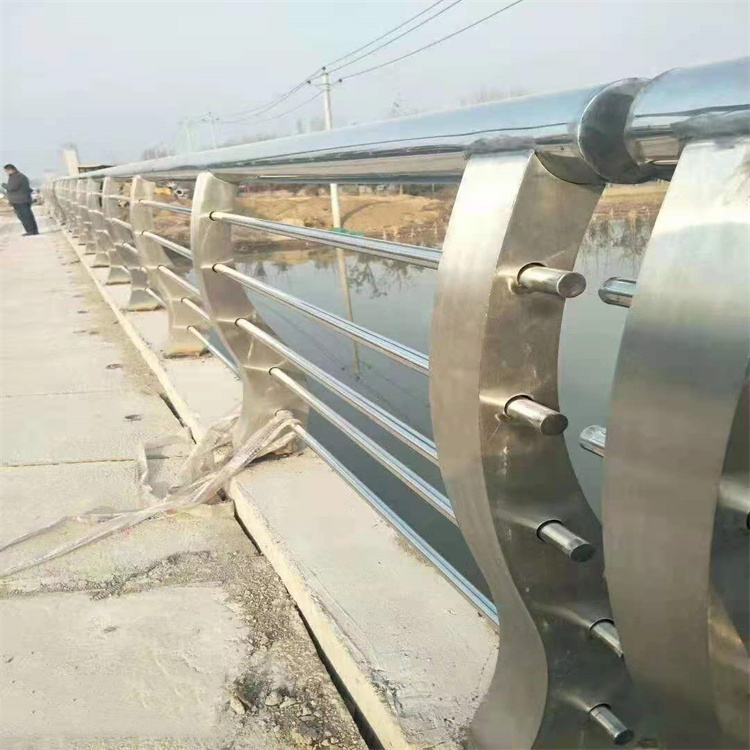 河道桥梁护栏按需加工生产当地生产商