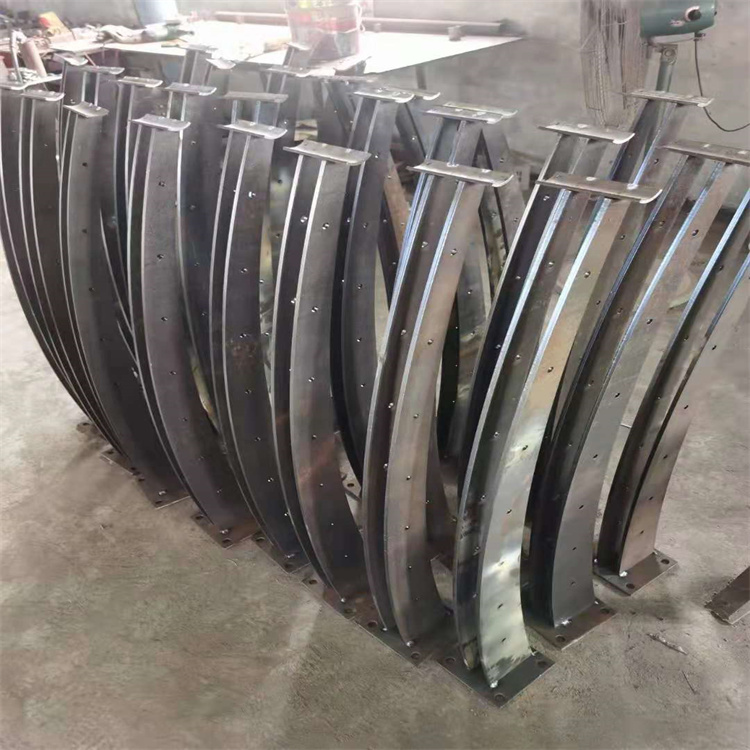 马路交通护栏制作公司本地制造商