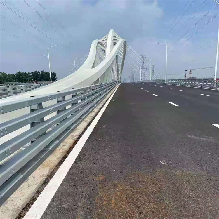 桥梁防撞钢护栏生产电话批发商