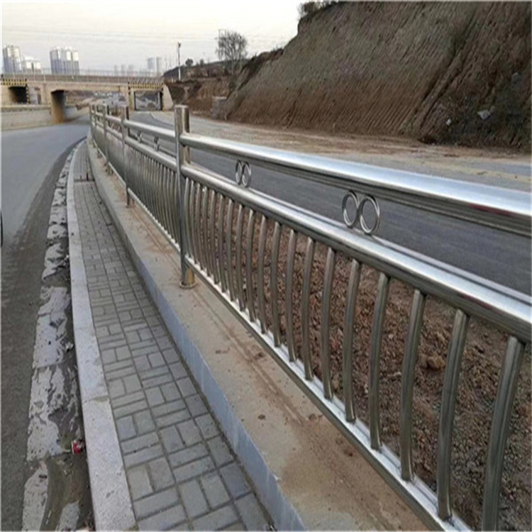 桥梁公路防撞护栏生产电话今日价格