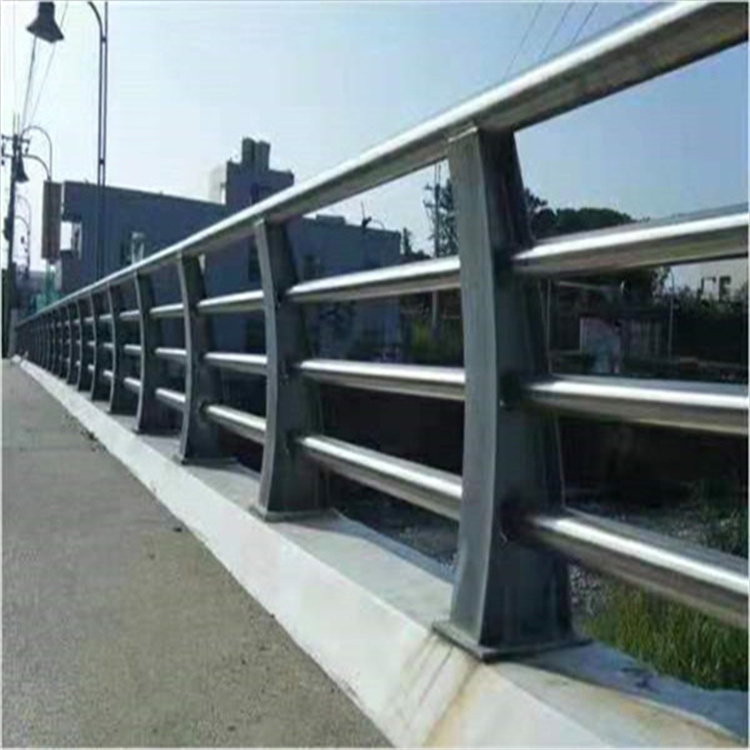 防撞路护栏常用规格型号品质好才是硬道理
