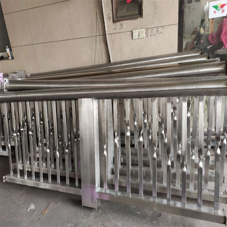 路面防撞护栏生产电话本地服务商