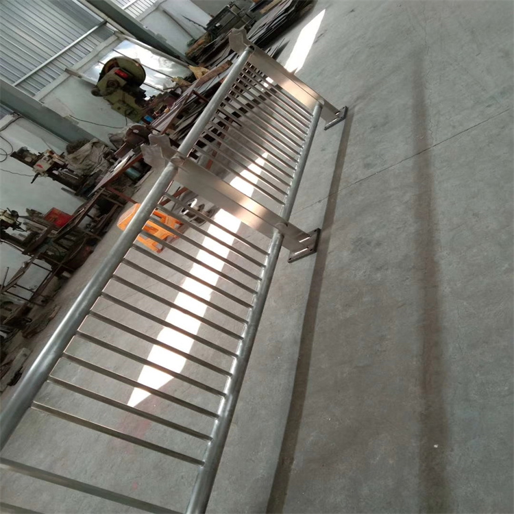 公路防撞护栏板来料加工一周内发货