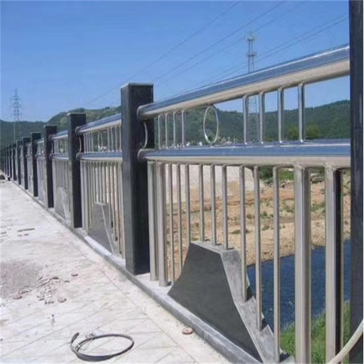 河道桥梁防护护栏高度规范本地服务商
