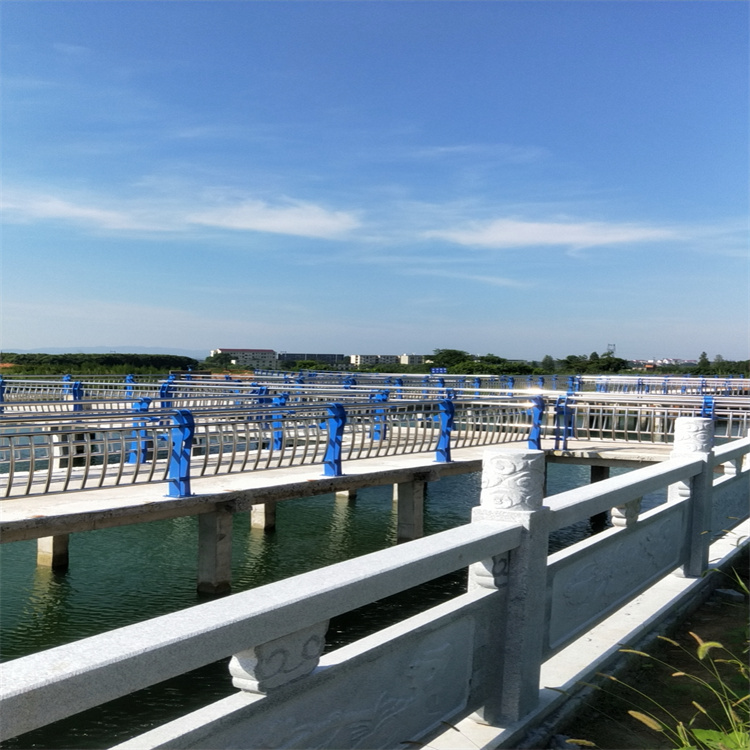 河道灯光护栏喷塑镀锌选择大厂家省事省心