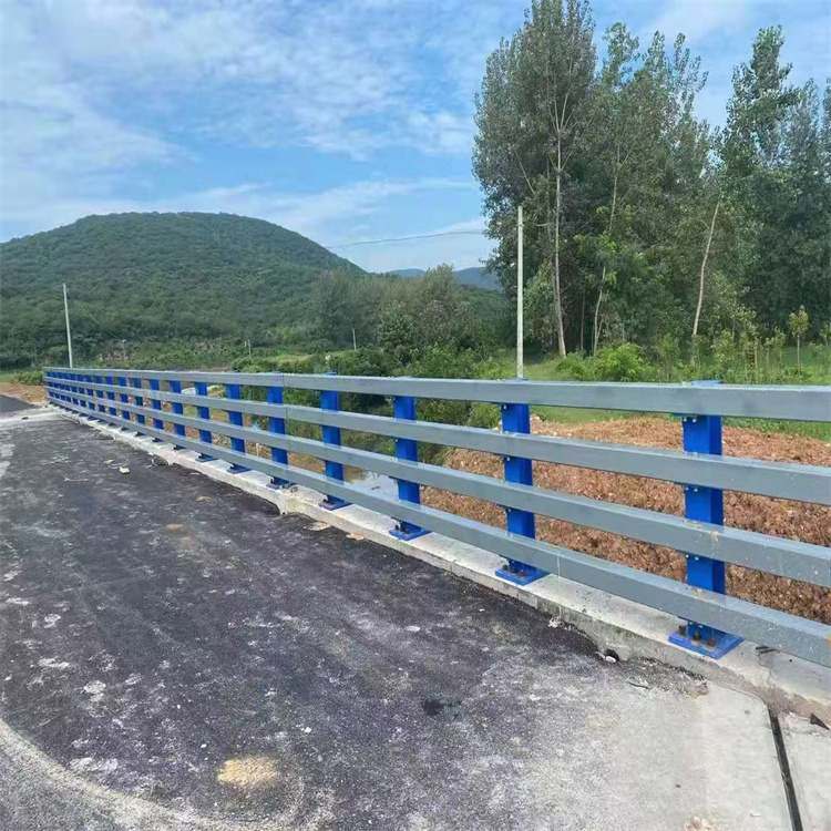 路面防撞护栏价格公道厂家供应