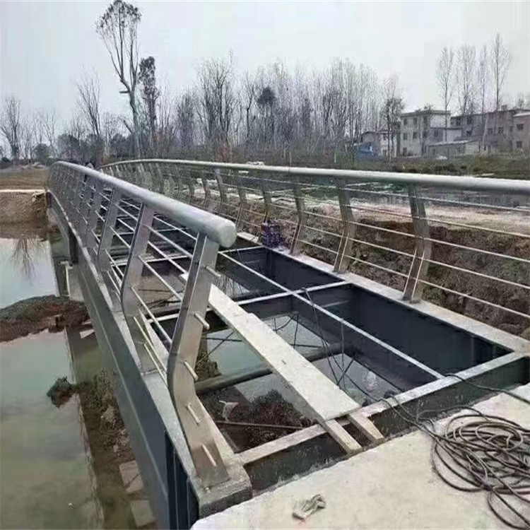 景观各桥梁栏杆焊接喷塑应用广泛