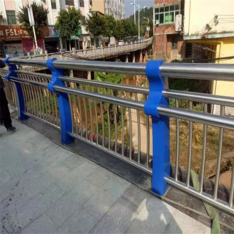 不锈钢桥梁防撞栏杆加工价格优选货源