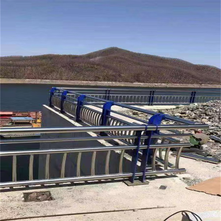 不锈钢河道护栏价格公道重信誉厂家