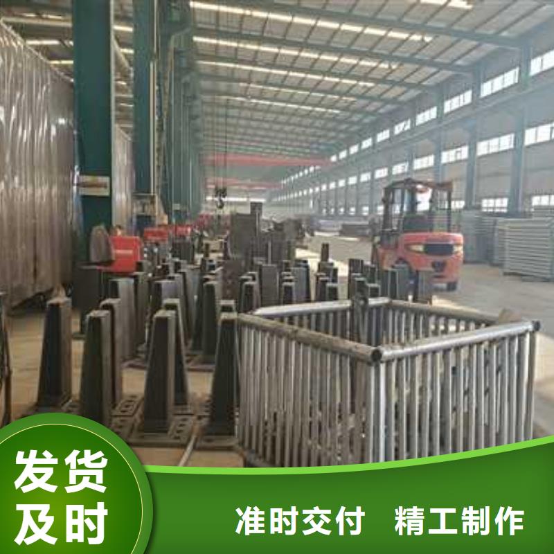 甄选：公路防撞护栏供货商多种规格供您选择