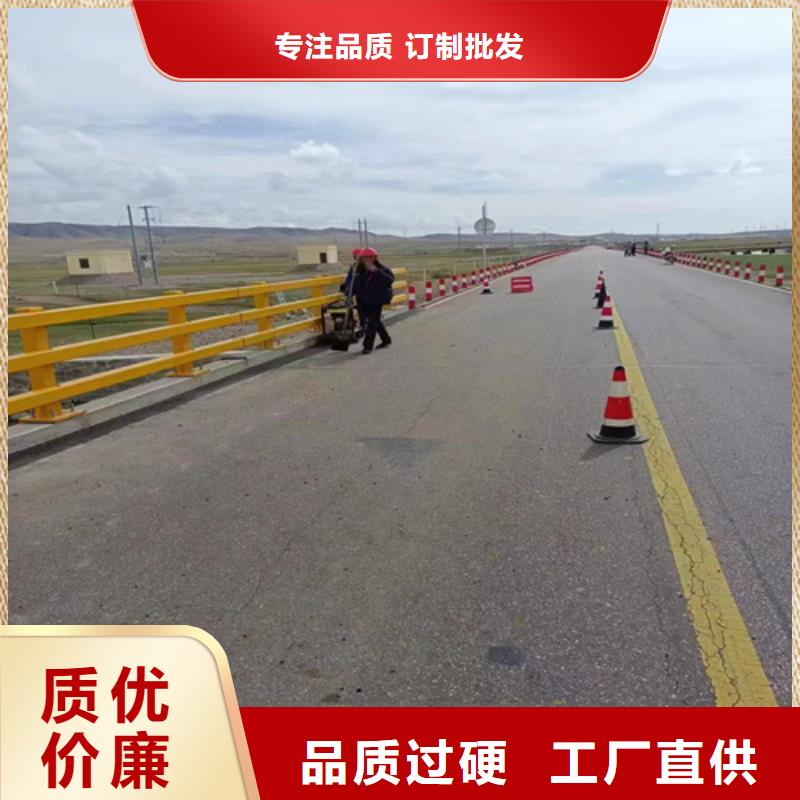 河道护栏来厂考察当地制造商