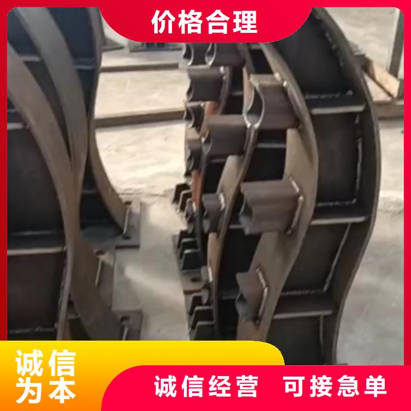 防撞不锈钢复合管护栏立柱当天出货本地厂家