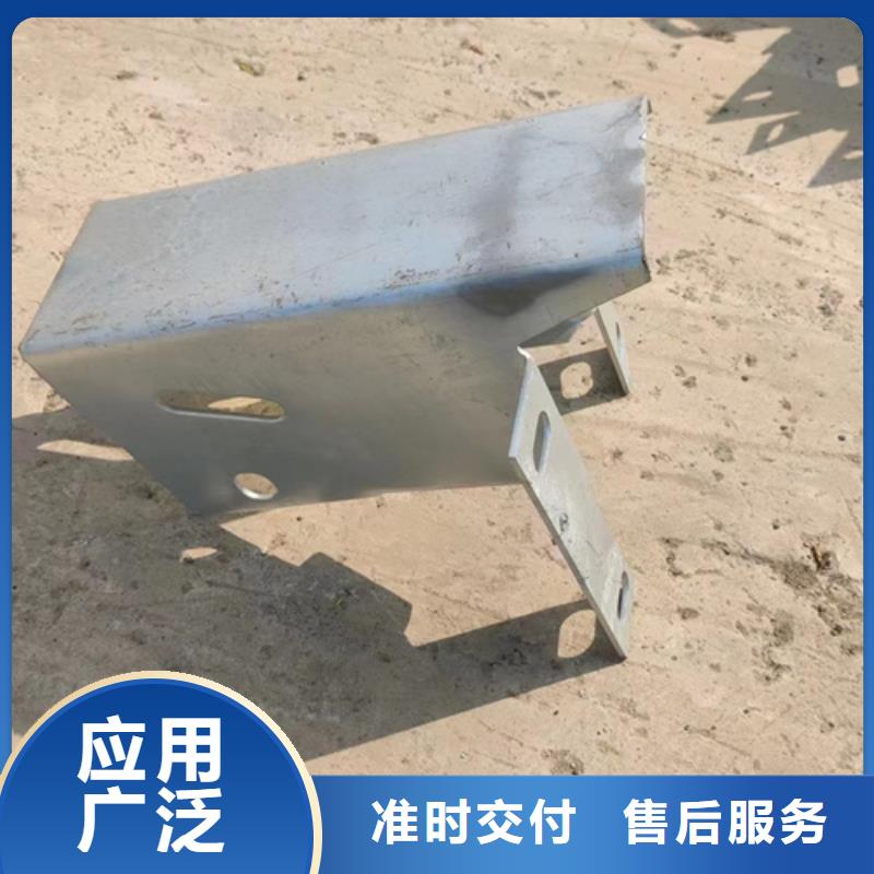 琼海市四横梁金属梁柱式桥梁护栏每公里多少钱？本地生产厂家