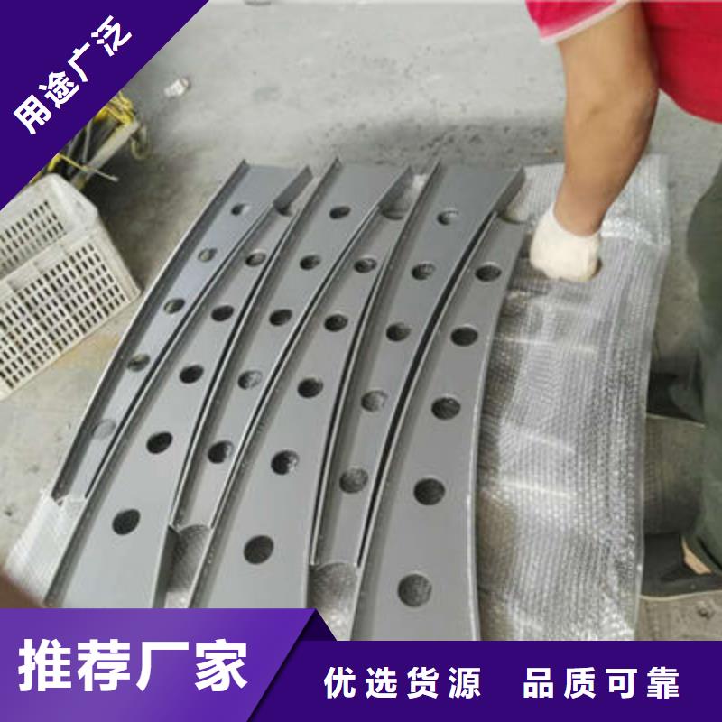防撞立柱_河堤护栏实拍展现多种规格供您选择