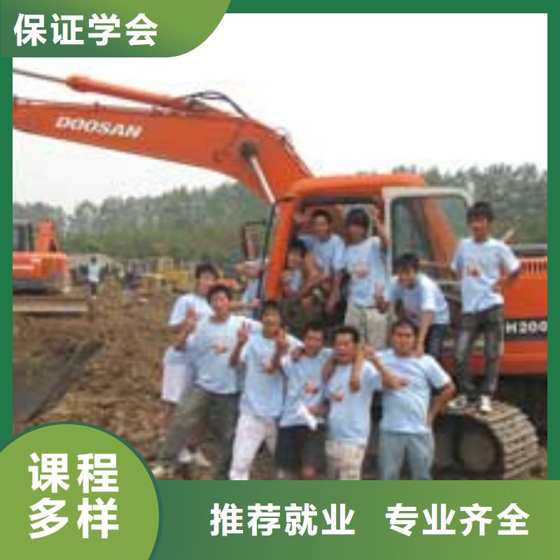 挖掘机培训保定虎振学校校企共建实操教学