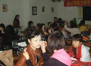 美容美发【特色小吃学校】课程多样老师专业