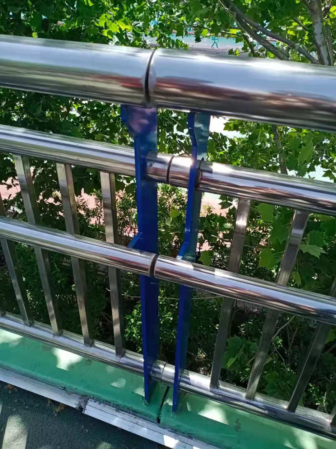 316不锈钢复合管护栏单价同城货源