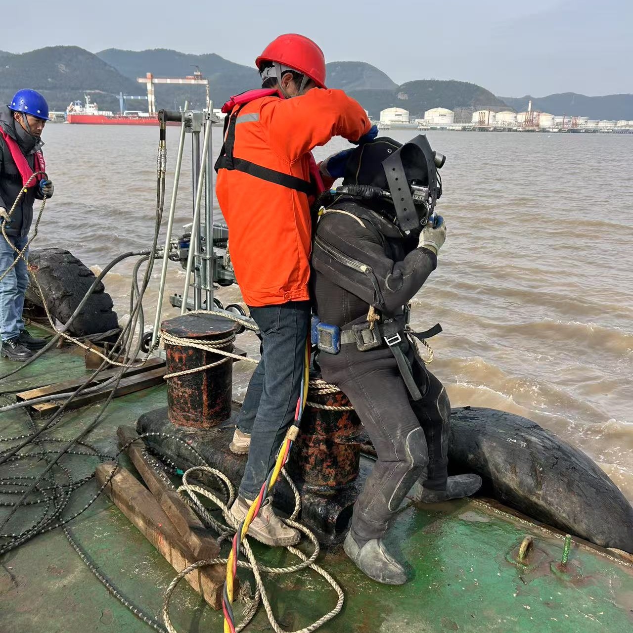 下城区水鬼打捞队_水下救援