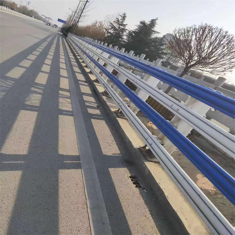 氟碳漆喷塑防撞护栏碳素复合管厂家专业的生产厂家