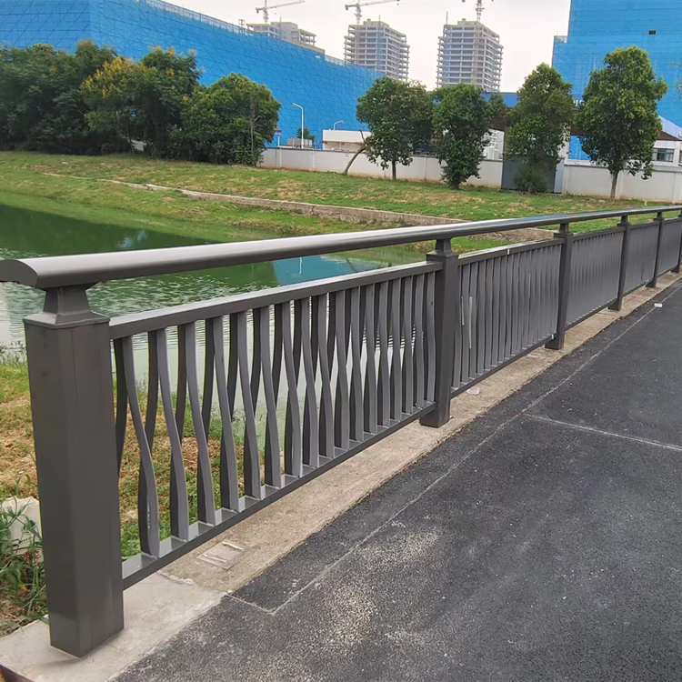 镀锌管河道防护栏表面光滑