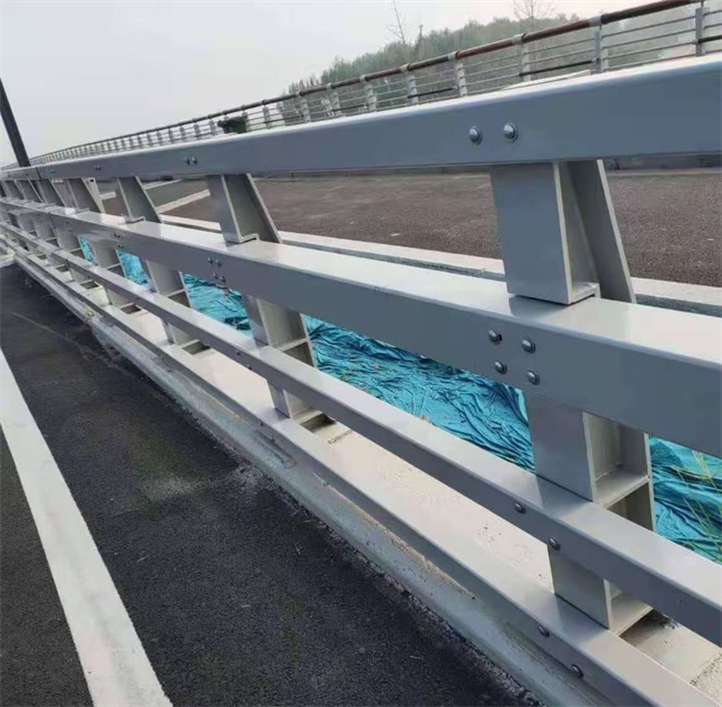 桥梁栏杆工艺精湛