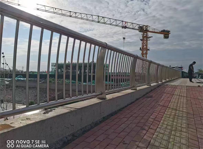 不锈钢护栏出厂价各种护栏一周内发货