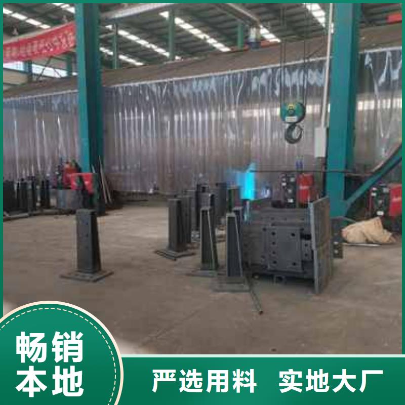 护栏道路护栏实拍展现当地公司