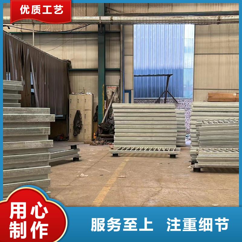 现货供应钢背木护栏_精选厂家层层质检