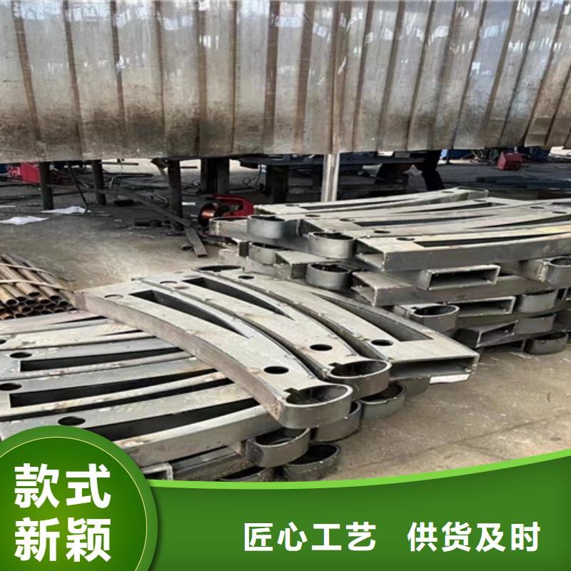 不锈钢碳素钢复合管护栏立柱经验丰富品质可靠厂家直销规格多样