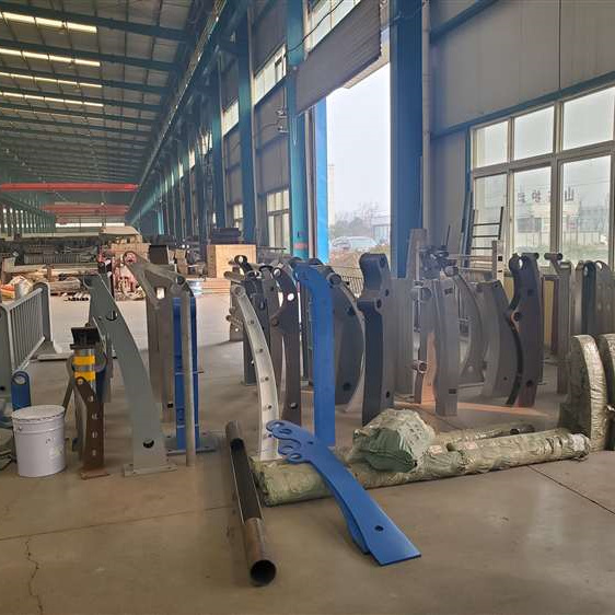 【护栏桥梁钢护栏厂好产品不怕比】