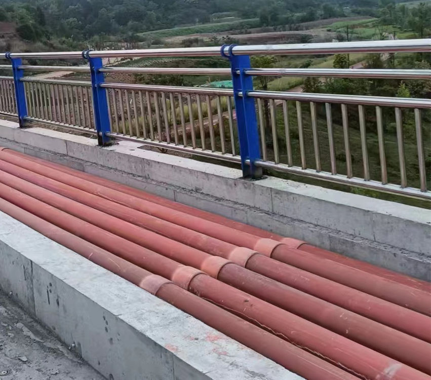 不锈钢复合管道路护栏生产制造商产地直销