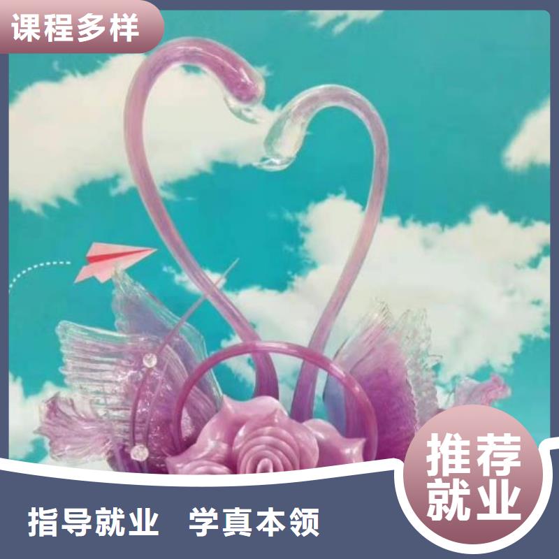 【厨师学校学装载机铲车叉车学费多少钱报名优惠】全程实操