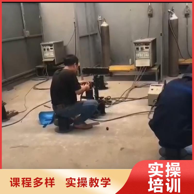 焊接学校-汽修班实操教学校企共建