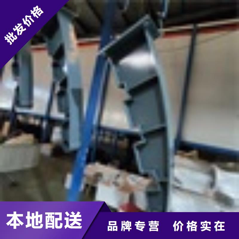 2镀锌波形护栏严格把控每一处细节客户好评