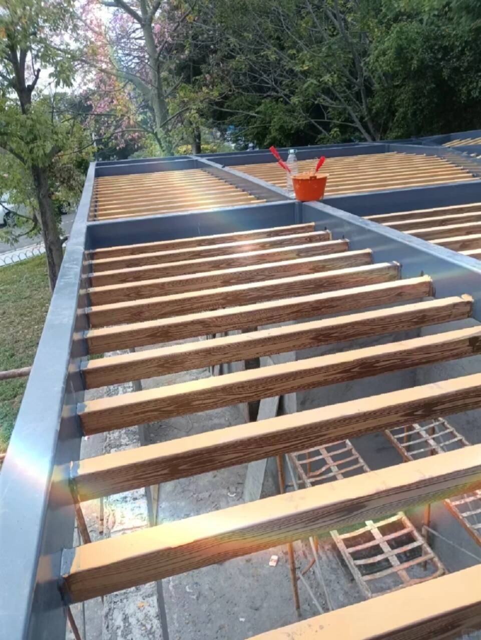 不锈钢仿木纹漆施工厂家生产加工