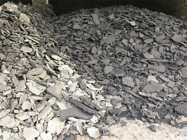 含铜泥阳能光伏板回收专业团队