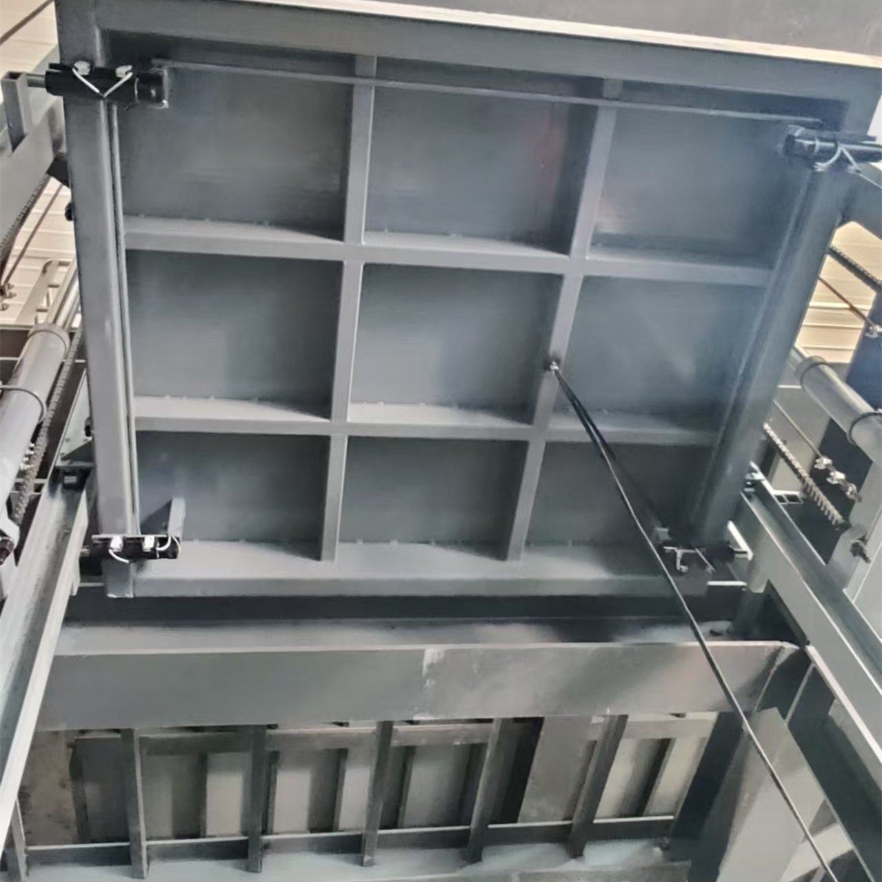 车间升降台
加工厂
